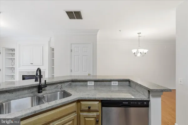 $2,500 | 4108 Vanderbilt Court, Fairfax, VA 22030