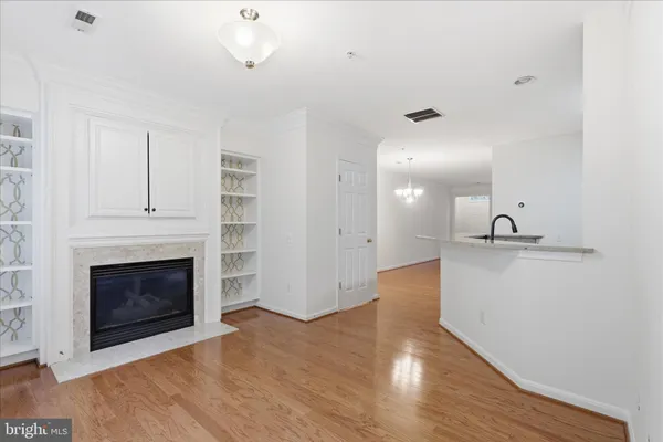 $2,500 | 4108 Vanderbilt Court, Fairfax, VA 22030