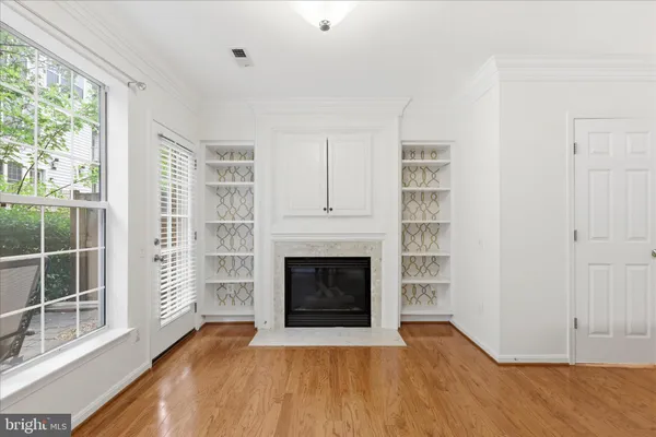 $2,500 | 4108 Vanderbilt Court, Fairfax, VA 22030