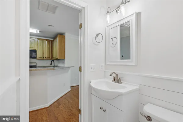 $2,500 | 4108 Vanderbilt Court, Fairfax, VA 22030