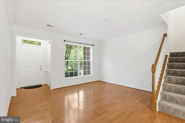 $2,500 | 4108 Vanderbilt Court, Fairfax, VA 22030