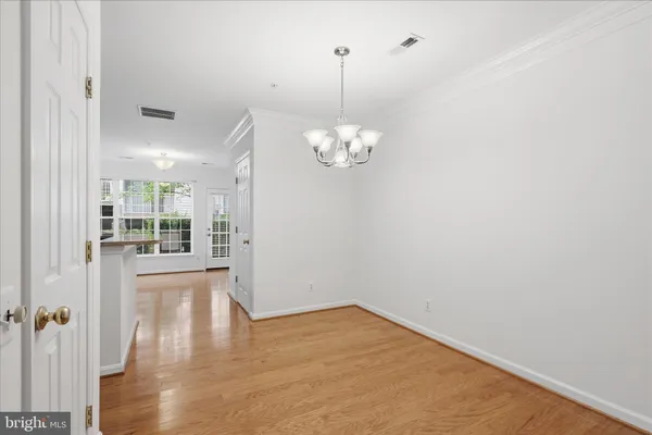 $2,500 | 4108 Vanderbilt Court, Fairfax, VA 22030