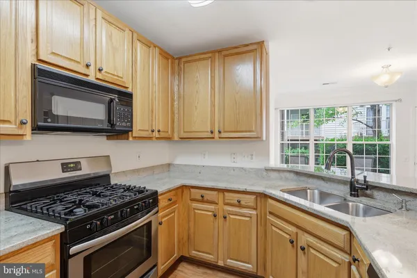 $2,500 | 4108 Vanderbilt Court, Fairfax, VA 22030