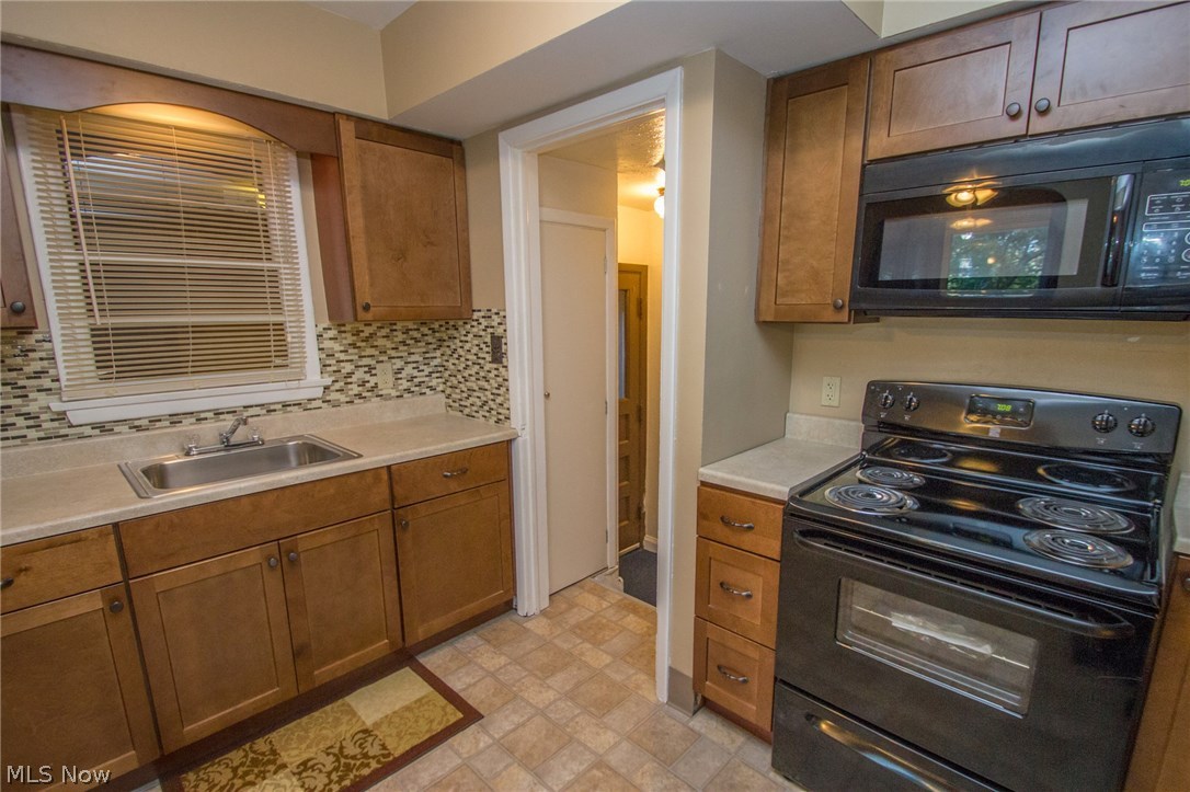 7730 Broadview Road Cleveland, OH 44134 - Photo 3 of 18