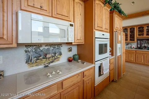 $1,800,000 | 87 Rayco Drive, Thayne, WY 83127