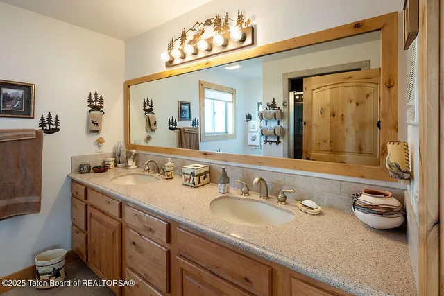 $1,800,000 | 87 Rayco Drive, Thayne, WY 83127