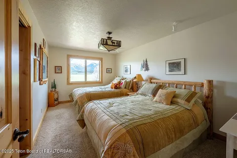 $1,800,000 | 87 Rayco Drive, Thayne, WY 83127