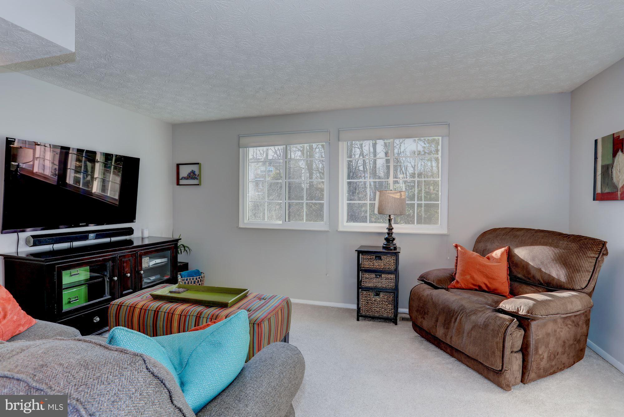 1644 Purple Sage Drive Reston, VA 20194 - Photo 10 of 30 Living Room