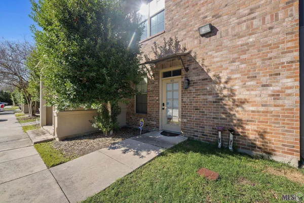 $118,500 | 888 South Kenilworth Parkway, Unit 4H, Baton Rouge, LA 70820