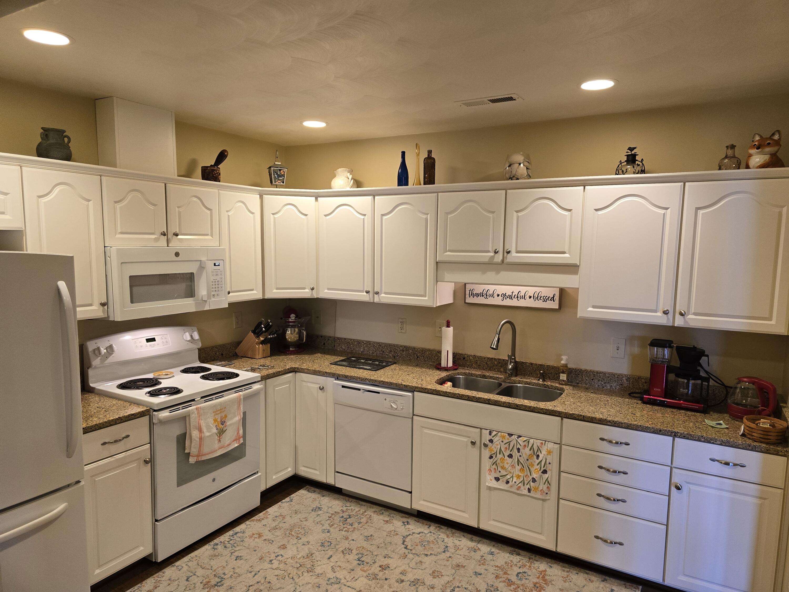 4444 Pheasant Ridge Road, Unit 201 Roanoke, VA 24014 - Photo 9 of 51 20250320_102536