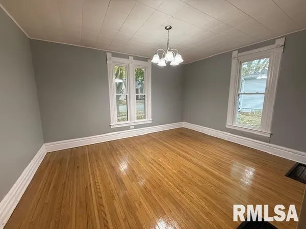 $94,900 | 421 South McArthur Street, Macomb, IL 61455