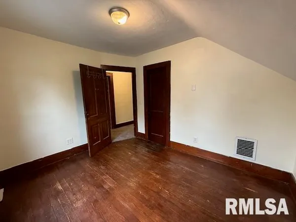 $94,900 | 421 South McArthur Street, Macomb, IL 61455