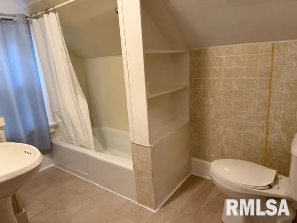 $94,900 | 421 South McArthur Street, Macomb, IL 61455