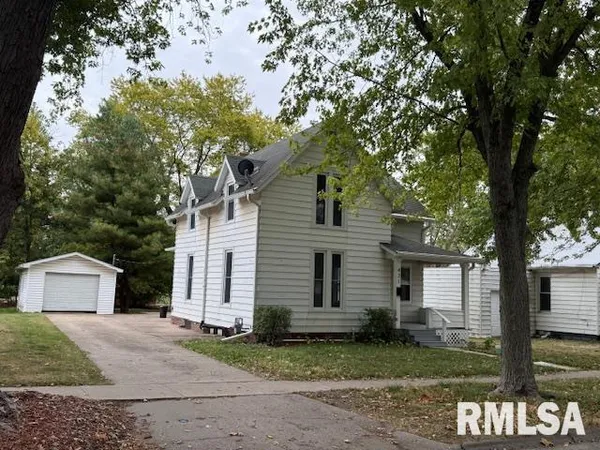 $94,900 | 421 South McArthur Street, Macomb, IL 61455