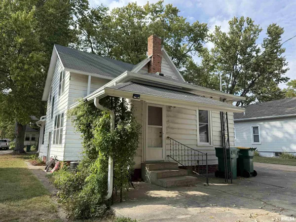 $94,900 | 421 South McArthur Street, Macomb, IL 61455