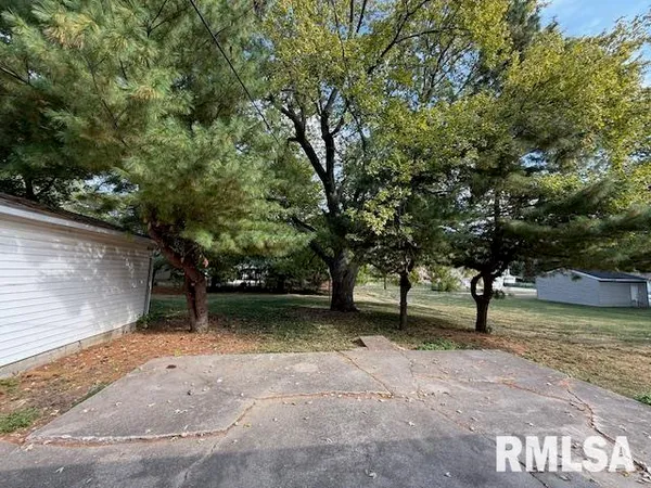 $94,900 | 421 South McArthur Street, Macomb, IL 61455