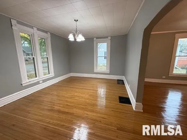 $94,900 | 421 South McArthur Street, Macomb, IL 61455