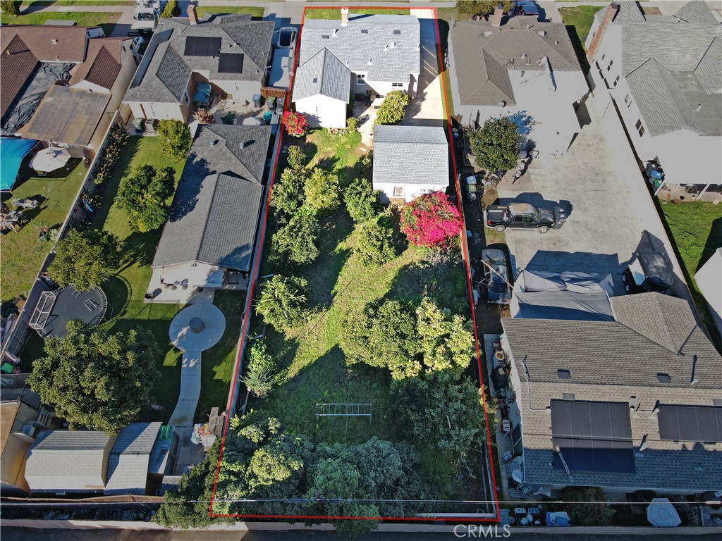 1618 West 9th Street Santa Ana, CA 92703 - Photo 25 of 29 an aerial view of multiple houses with yard