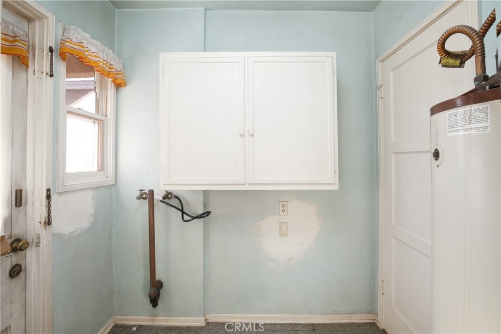 1618 West 9th Street Santa Ana, CA 92703 - Photo 10 of 29 a bathroom with a shower