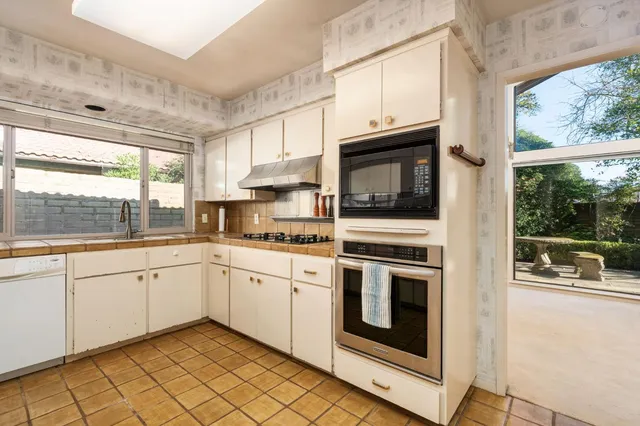 $429,000 | 5630 North El Adobe Drive, Fresno, CA 93711