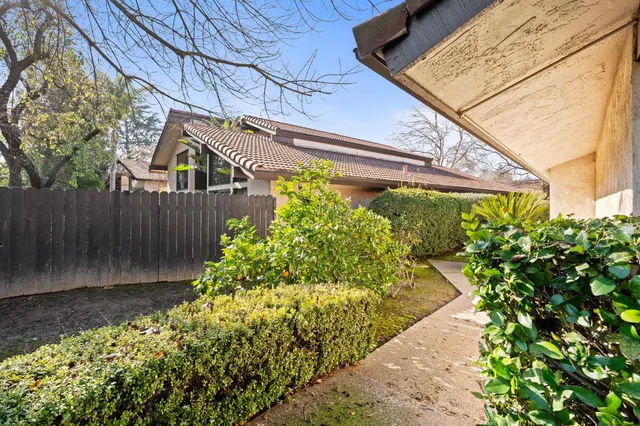 $429,000 | 5630 North El Adobe Drive, Fresno, CA 93711