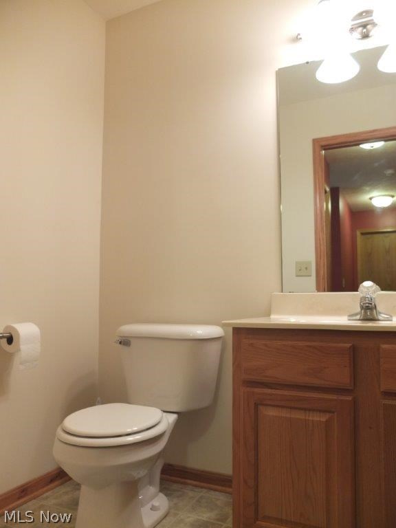 7327 Navarre Road Southwest Massillon, OH 44646 - Photo 19 of 26 Half bath on main level.