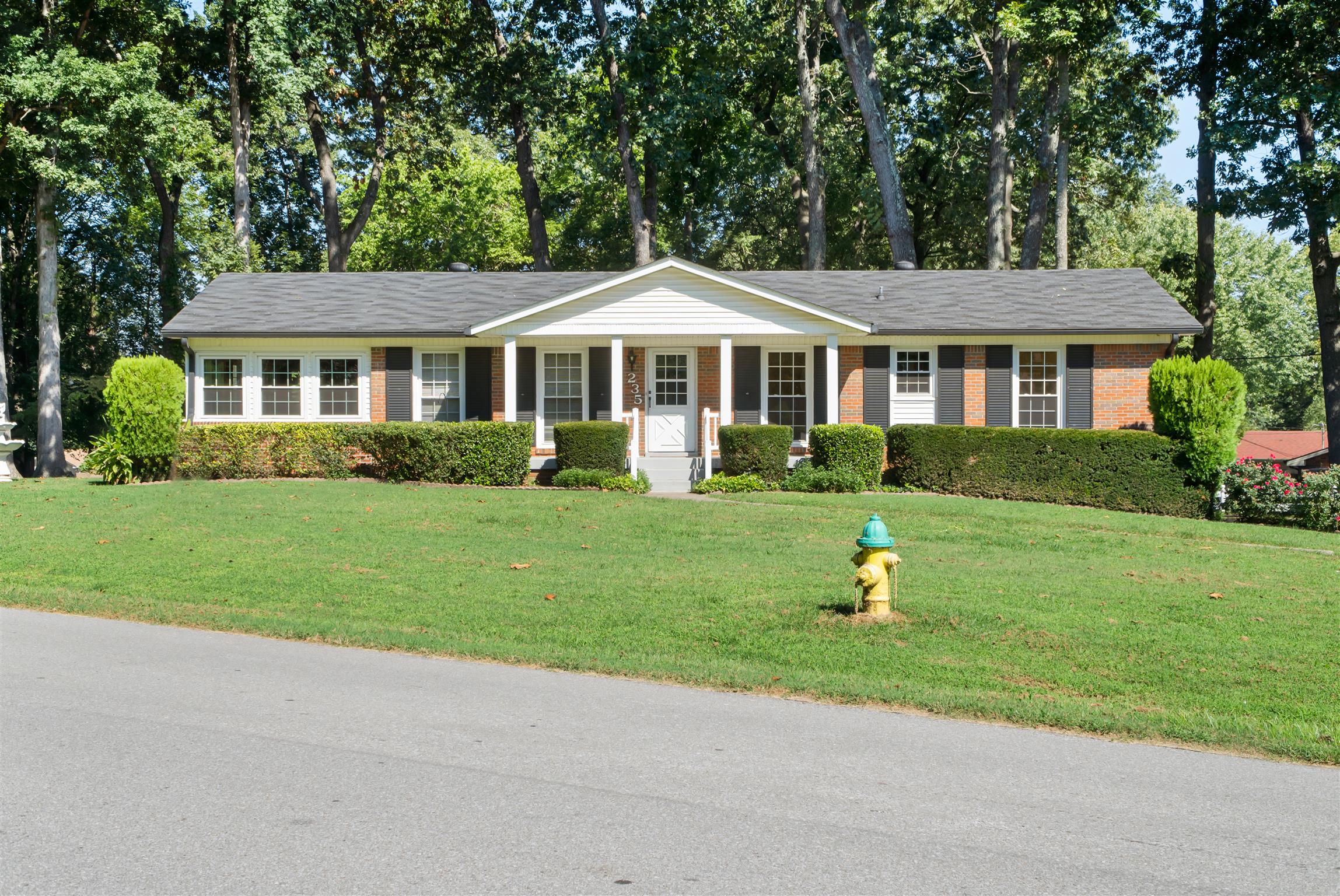 235 Shiloh Road Clarksville, TN 37042 - Photo 2 of 30 Gallery Image 2