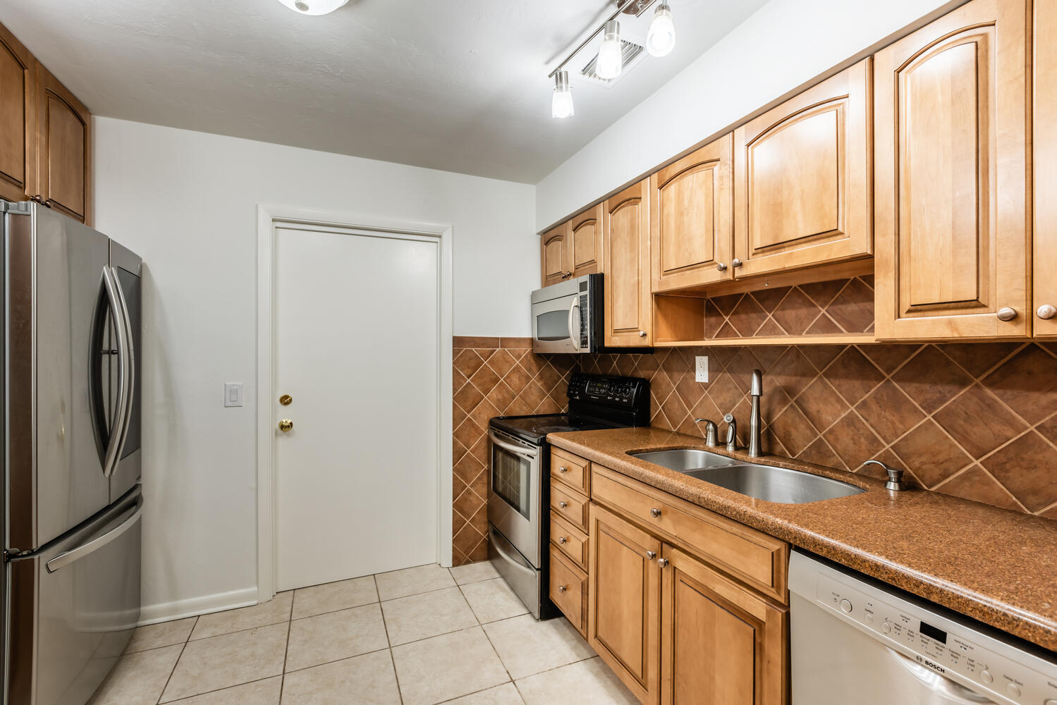 289 Porter Street Naples, FL 34113 - Photo 5 of 16 289 Porter St Naples FL 34113-large-006-