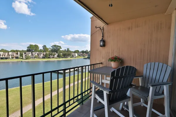 $2,350 | 12600 Melville Drive, Unit 318B, Montgomery, TX 77356