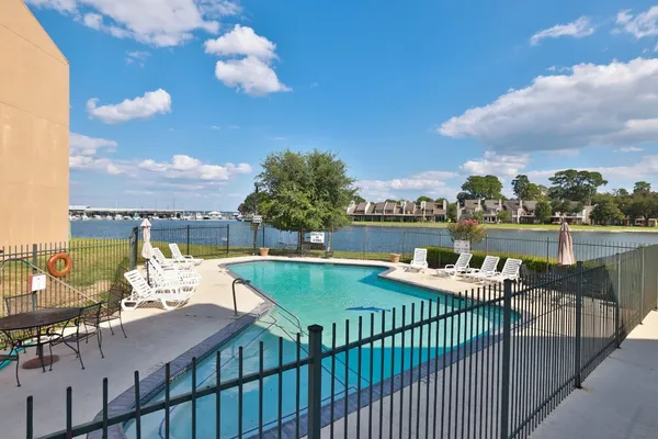 $2,350 | 12600 Melville Drive, Unit 318B, Montgomery, TX 77356