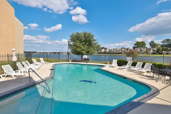 $2,350 | 12600 Melville Drive, Unit 318B, Montgomery, TX 77356