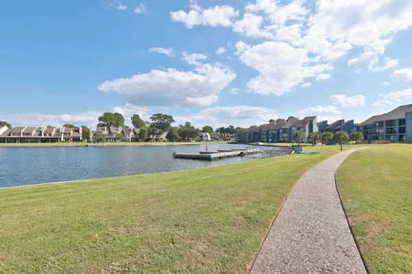 $2,350 | 12600 Melville Drive, Unit 318B, Montgomery, TX 77356