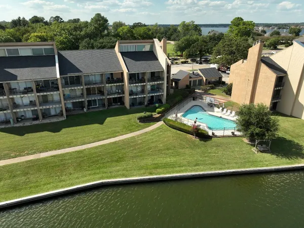 $2,350 | 12600 Melville Drive, Unit 318B, Montgomery, TX 77356