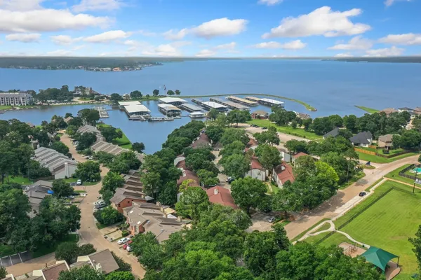 $2,350 | 12600 Melville Drive, Unit 318B, Montgomery, TX 77356