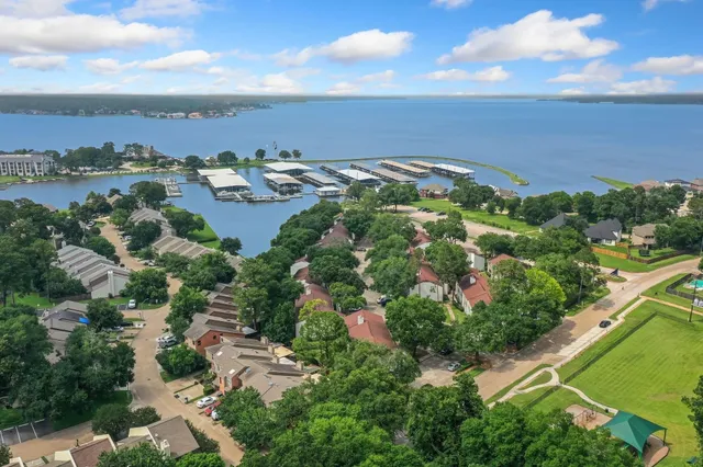 $2,350 | 12600 Melville Drive, Unit 318B, Montgomery, TX 77356