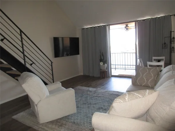 $2,350 | 12600 Melville Drive, Unit 318B, Montgomery, TX 77356