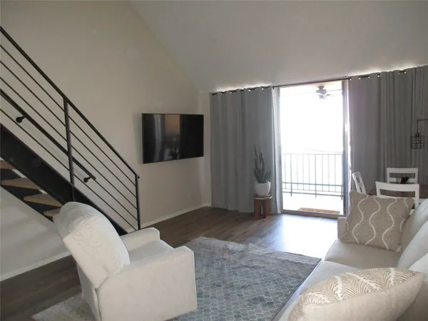 $2,350 | 12600 Melville Drive, Unit 318B, Montgomery, TX 77356