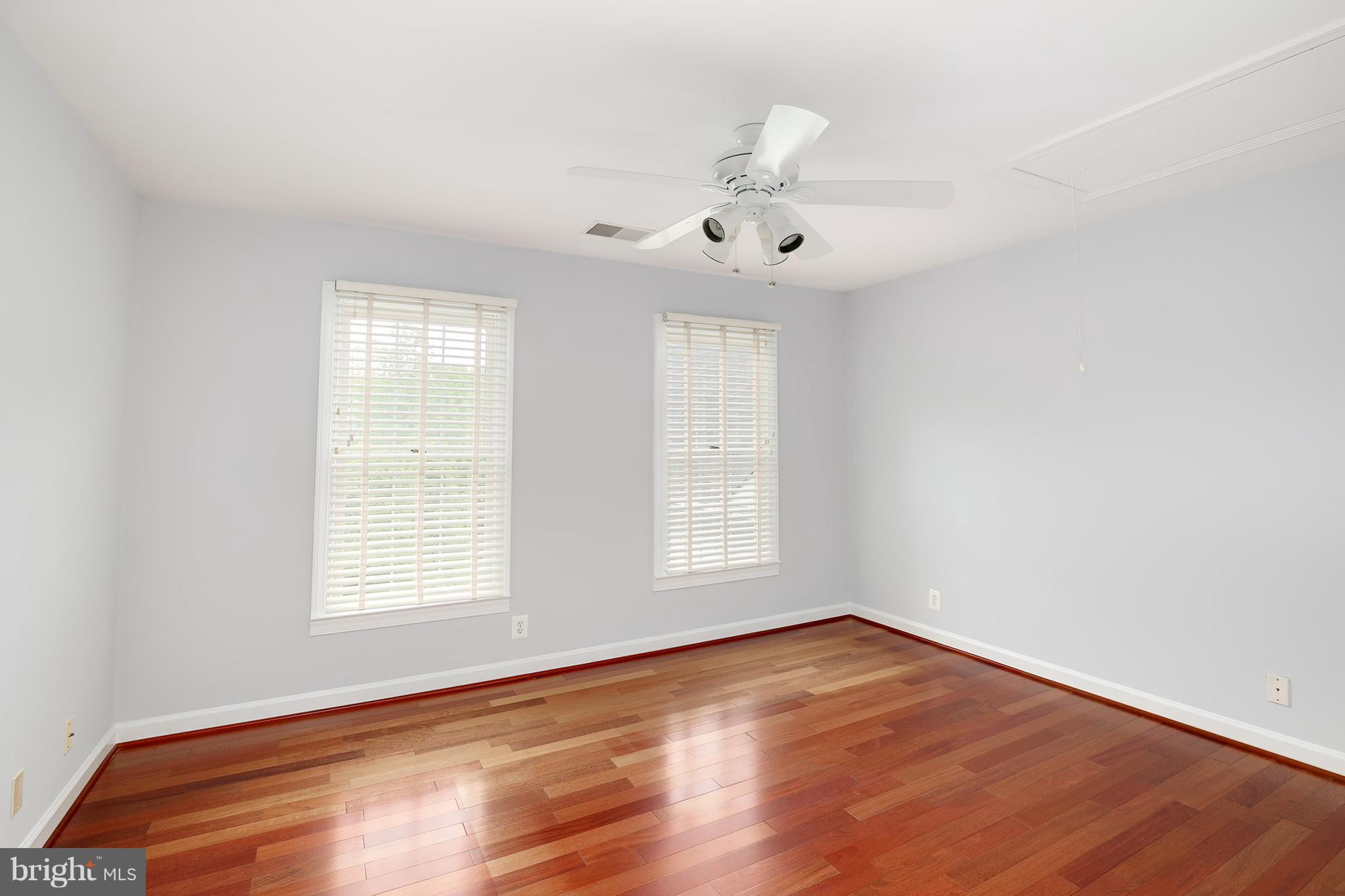 6901 Newman Road Clifton, VA 20124 - Photo 18 of 30 Upper Level Guest Bedroom w/ Bath