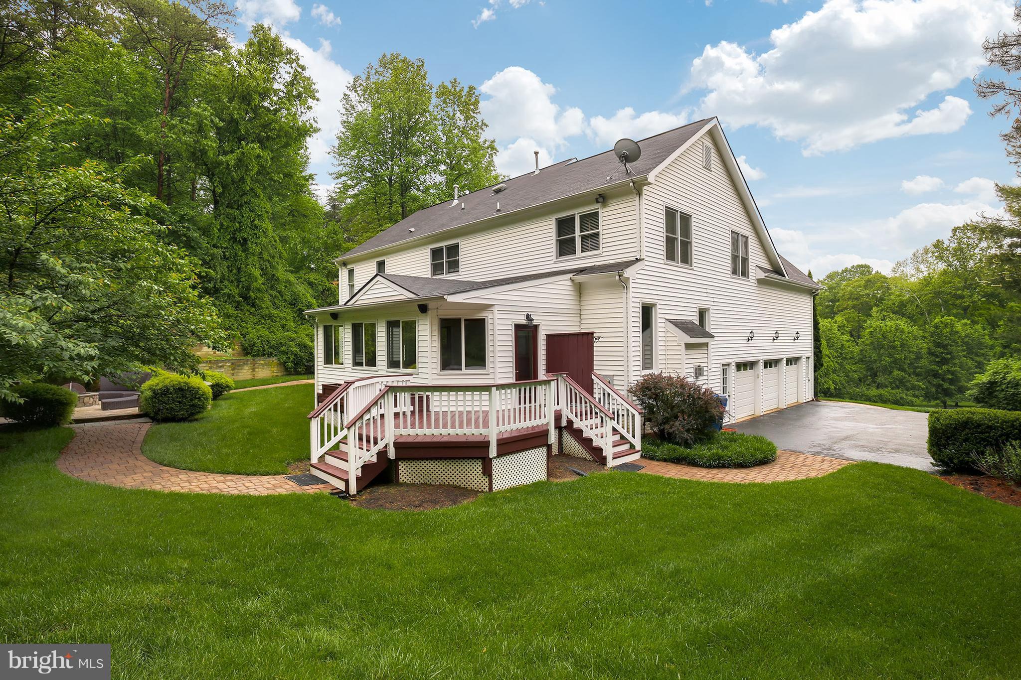 6901 Newman Road Clifton, VA 20124 - Photo 29 of 30 Exterior (Rear)
