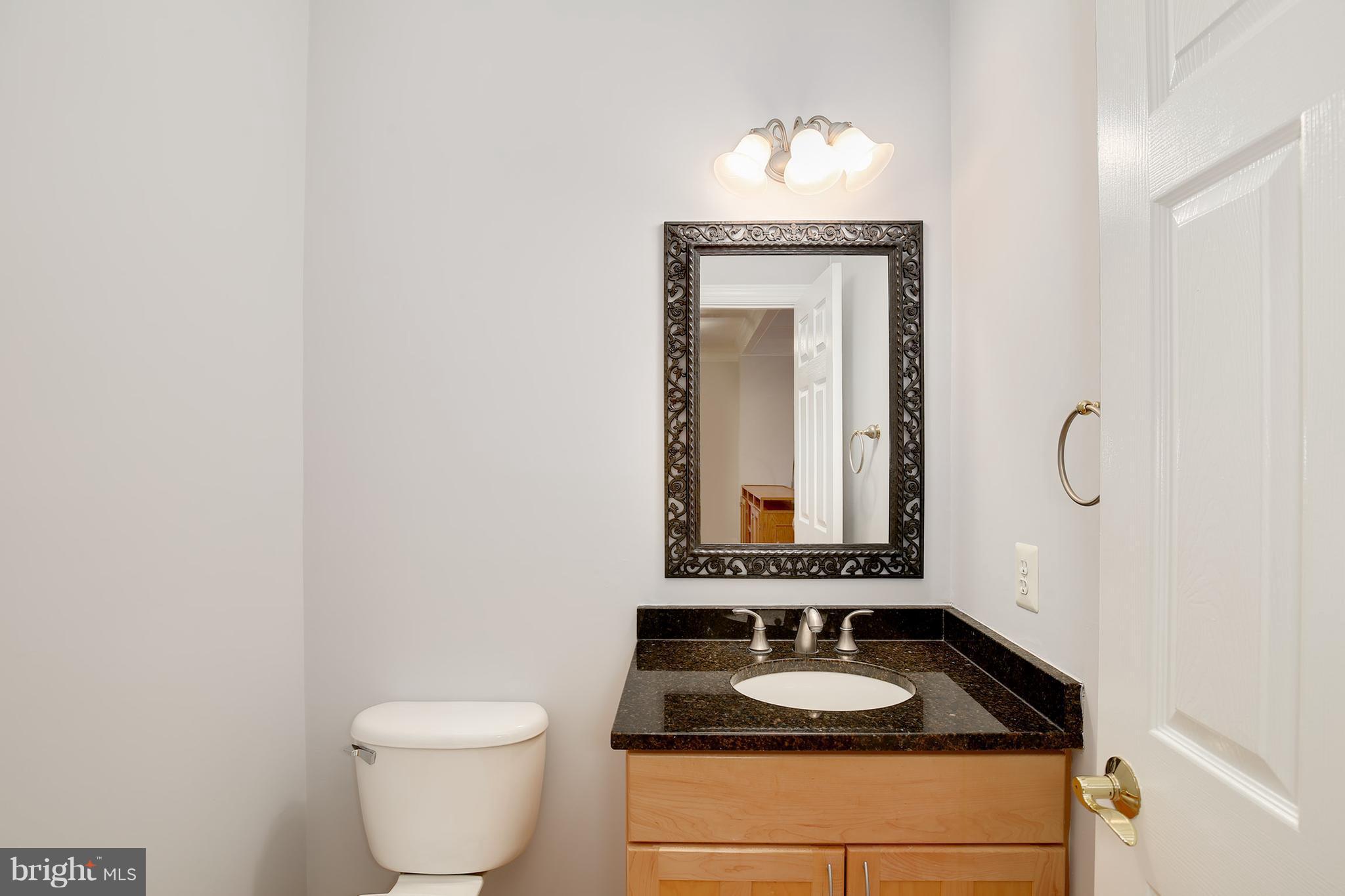 6901 Newman Road Clifton, VA 20124 - Photo 9 of 30 Main Level Powder Room