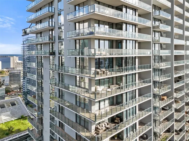 $1,525,000 | 88 Southwest 7th Street, Unit 3212, Miami, FL 33130