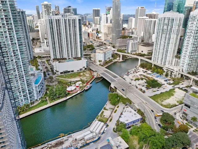 $1,525,000 | 88 Southwest 7th Street, Unit 3212, Miami, FL 33130