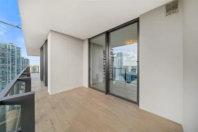 $1,525,000 | 88 Southwest 7th Street, Unit 3212, Miami, FL 33130