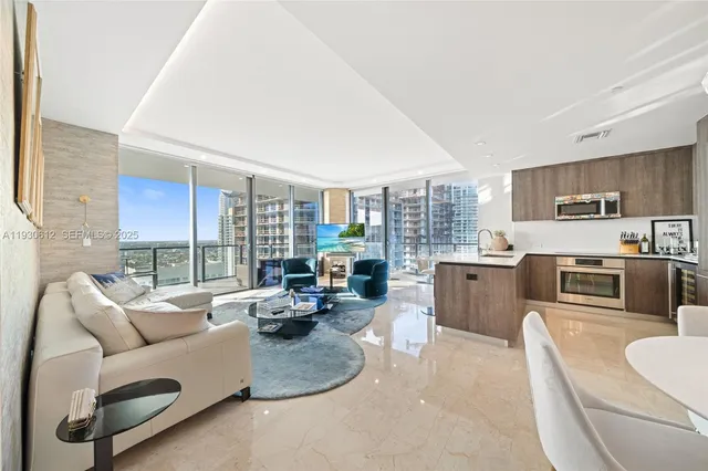 $1,525,000 | 88 Southwest 7th Street, Unit 3212, Miami, FL 33130