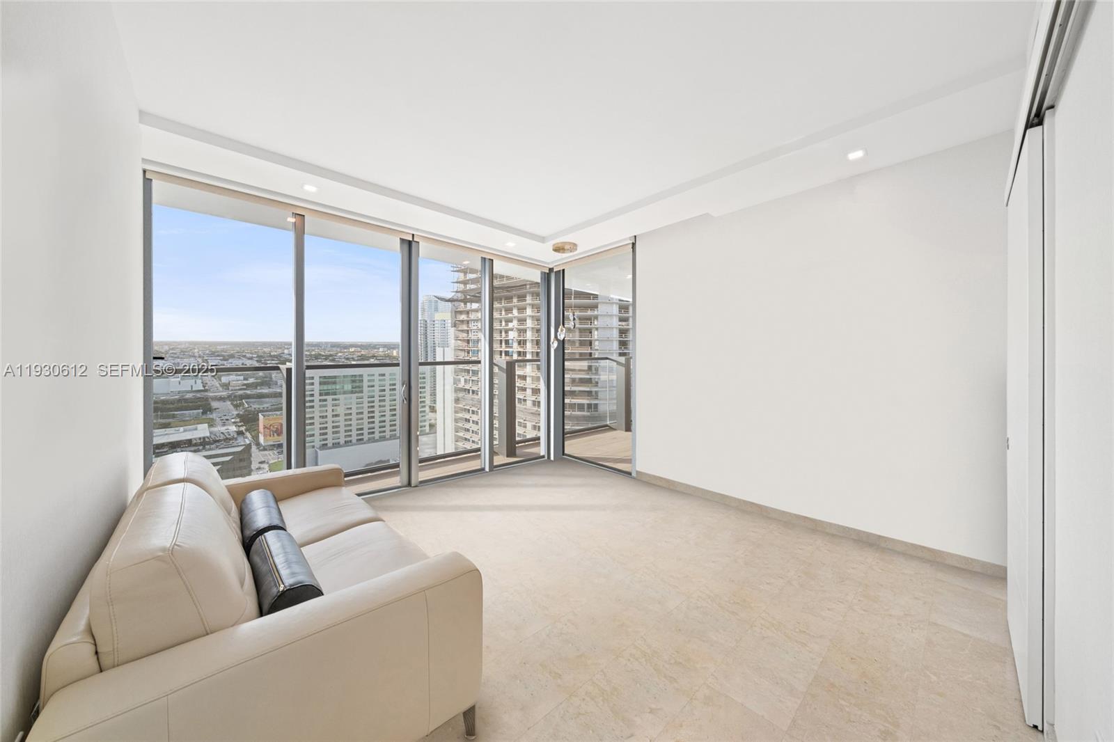 88 Southwest 7th Street, Unit 3212 Miami, FL 33130 - Photo 31 of 40