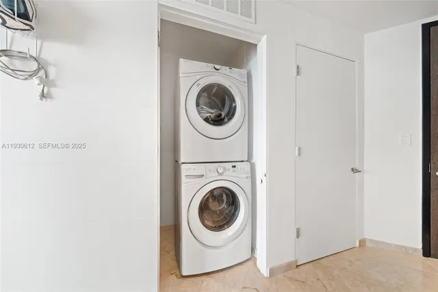 $1,525,000 | 88 Southwest 7th Street, Unit 3212, Miami, FL 33130