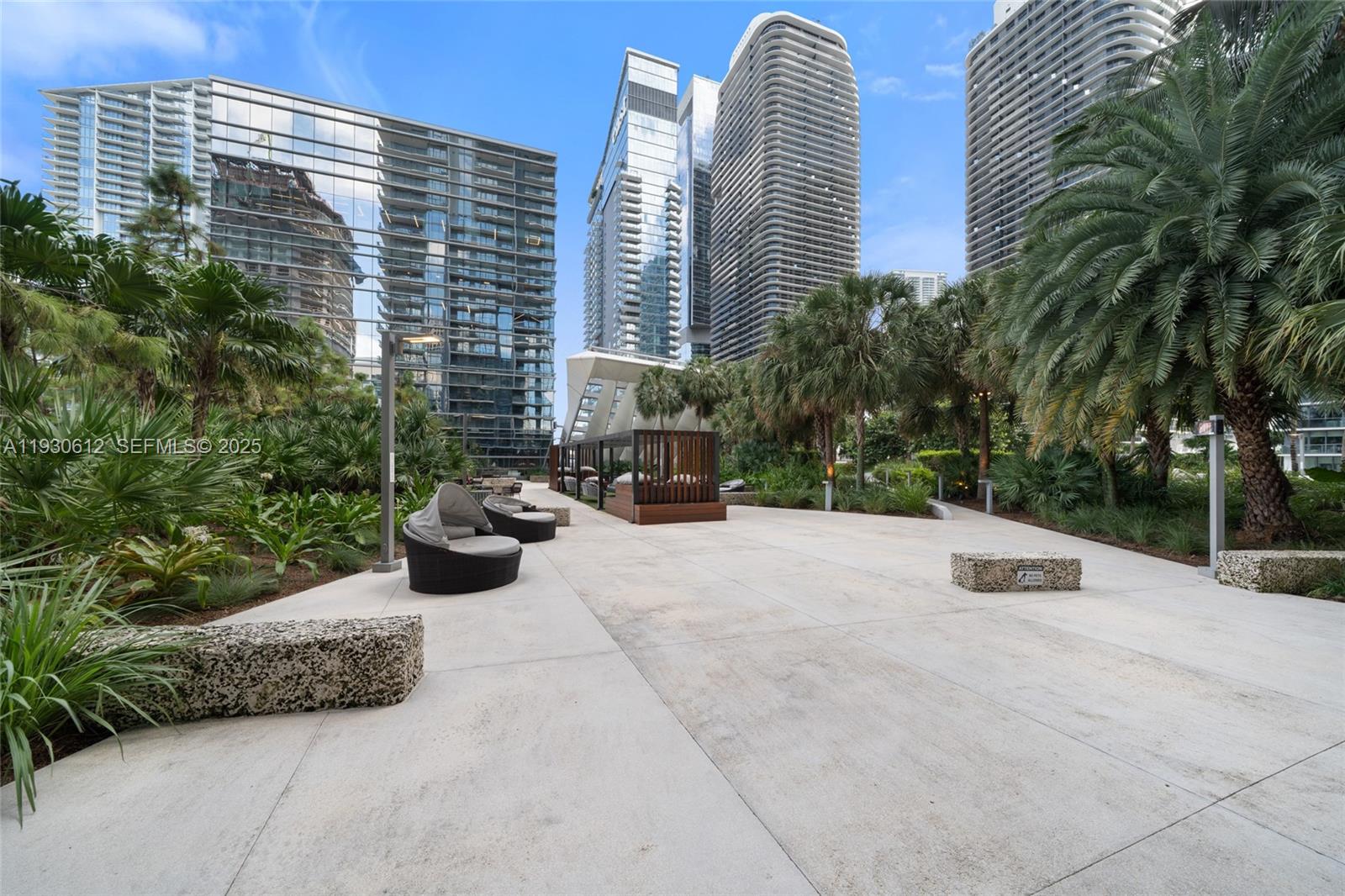 88 Southwest 7th Street, Unit 3212 Miami, FL 33130 - Photo 37 of 40