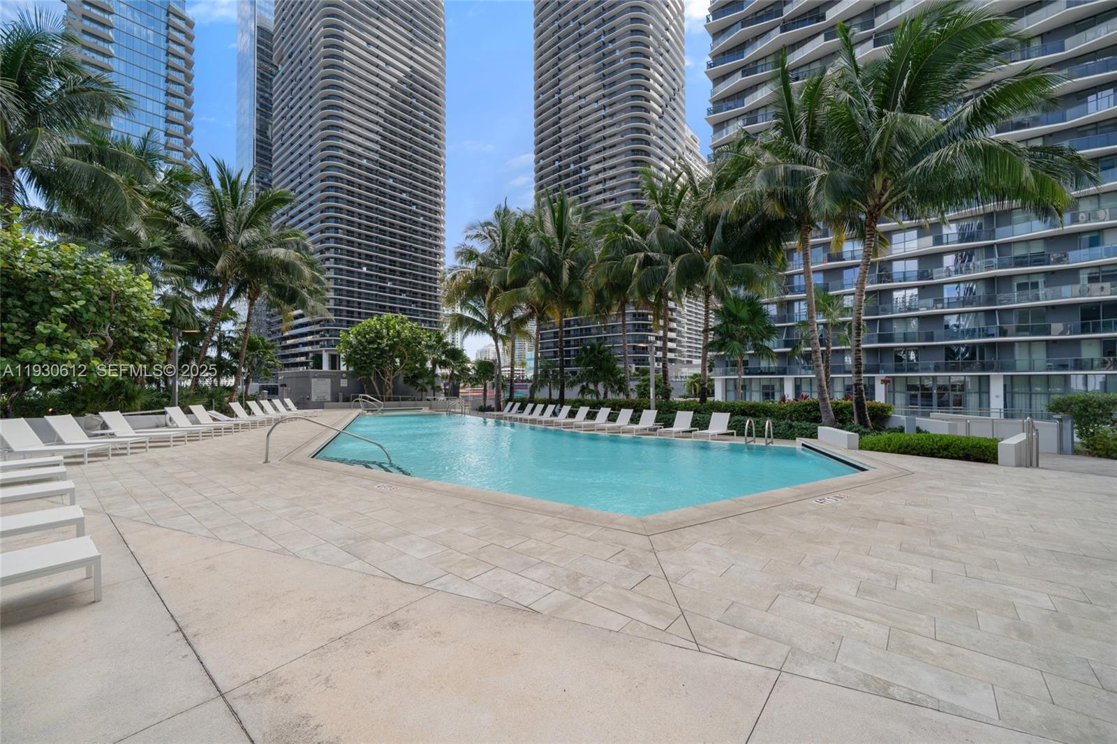 88 Southwest 7th Street, Unit 3212 Miami, FL 33130 - Photo 38 of 40