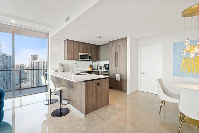 $1,525,000 | 88 Southwest 7th Street, Unit 3212, Miami, FL 33130