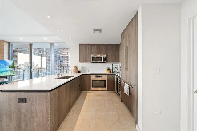 $1,525,000 | 88 Southwest 7th Street, Unit 3212, Miami, FL 33130